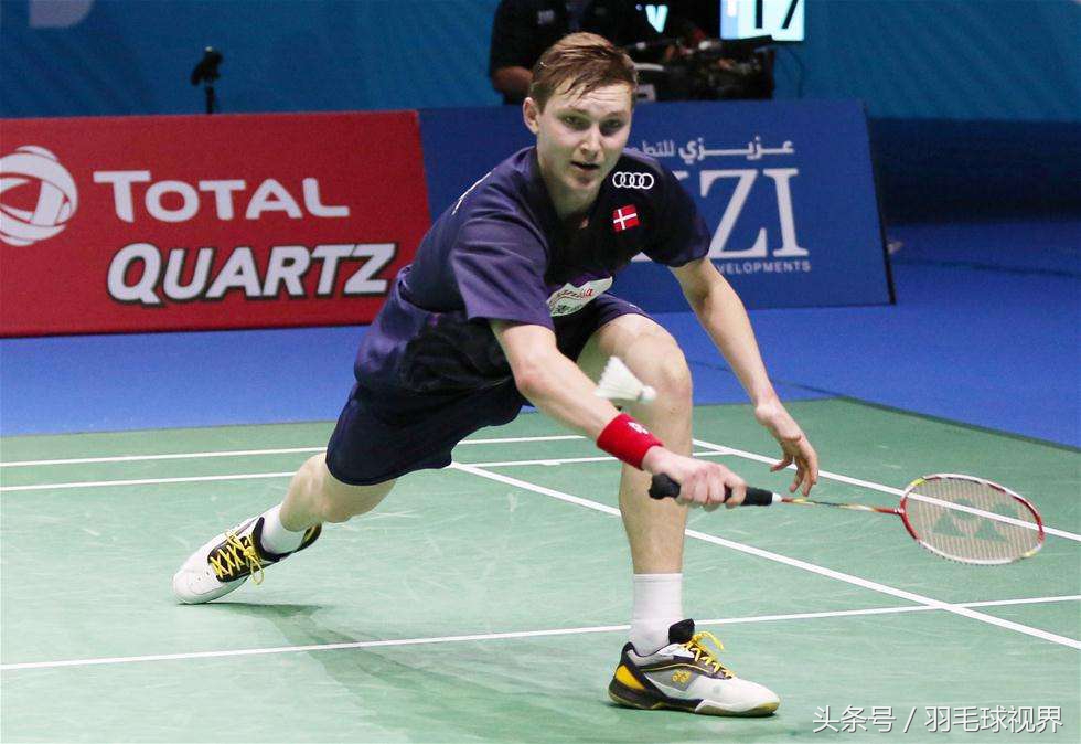 羽毛球发球的4种基本功进来看看,羽毛球如何掌握正确发球