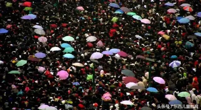 为了过节与家人团聚,为了过年打工挣钱