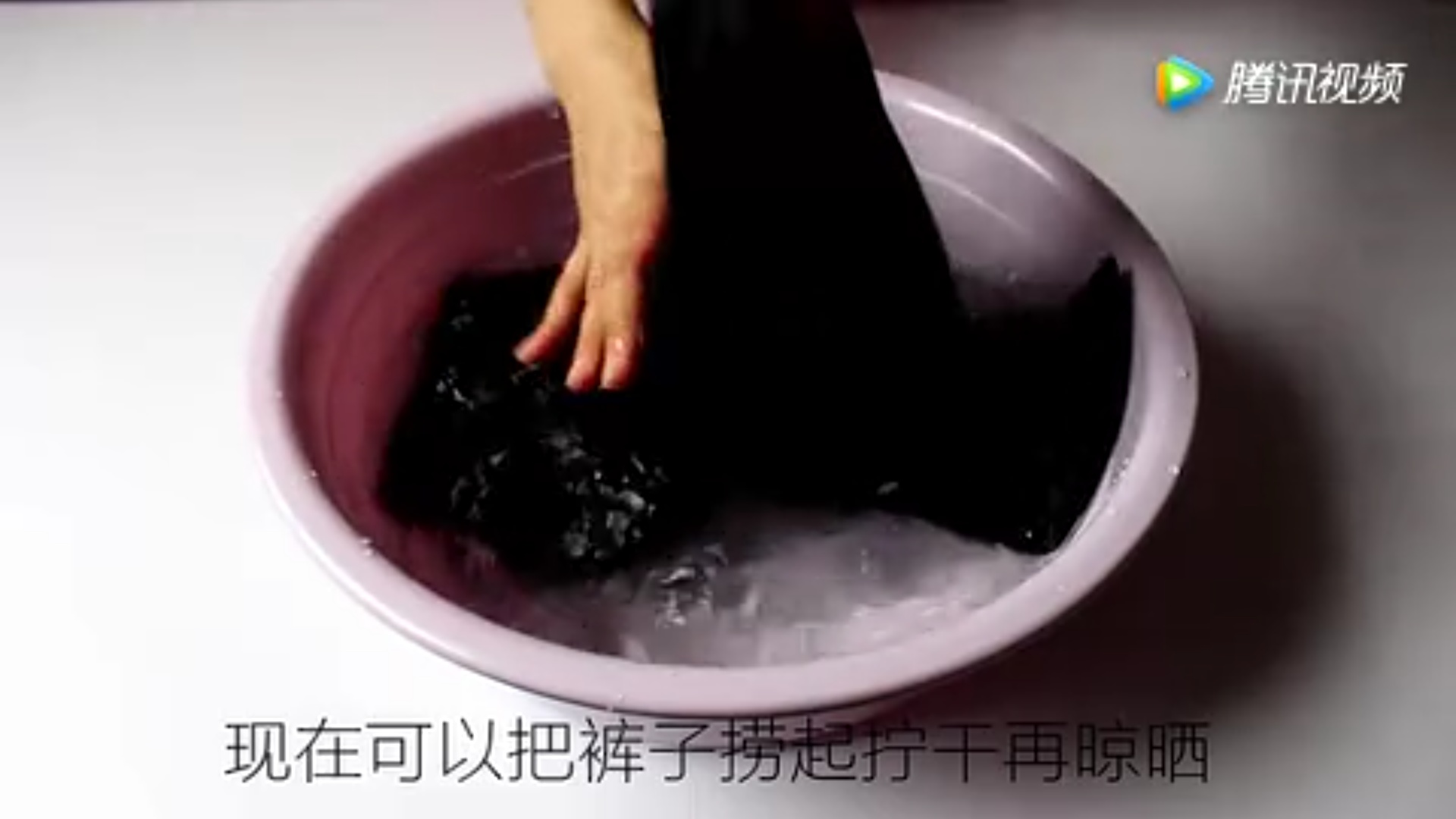 打裤子边时怎样避免长短不均,如何防止羊毛裤起球