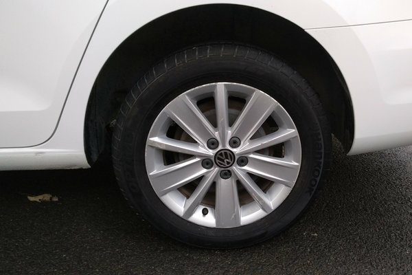 2013款大众捷达1.6l自动舒适,捷达2013款1.6l手动舒适型查看机油