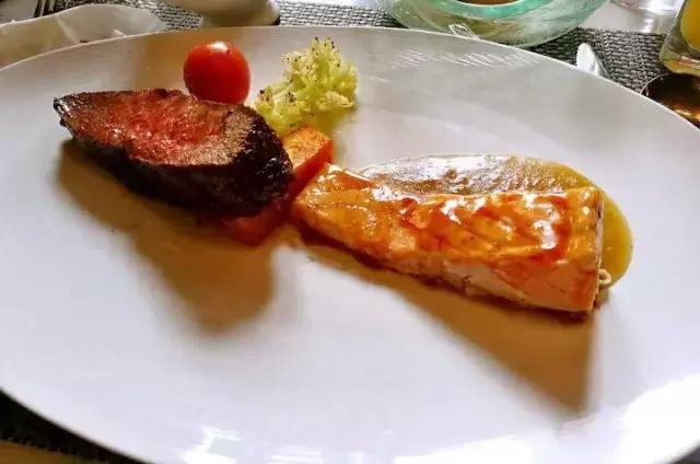 西堤牛排餐前面包怎么吃,西堤厚牛排餐前面包