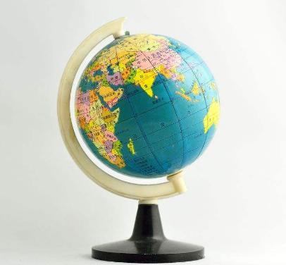 远古地球为什么会膨胀爆裂,变为现在地球形态,这就要从诞生说起