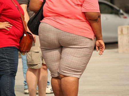 腿的长短我们决定不了,但腿的粗细可以通过这5个动作去改善