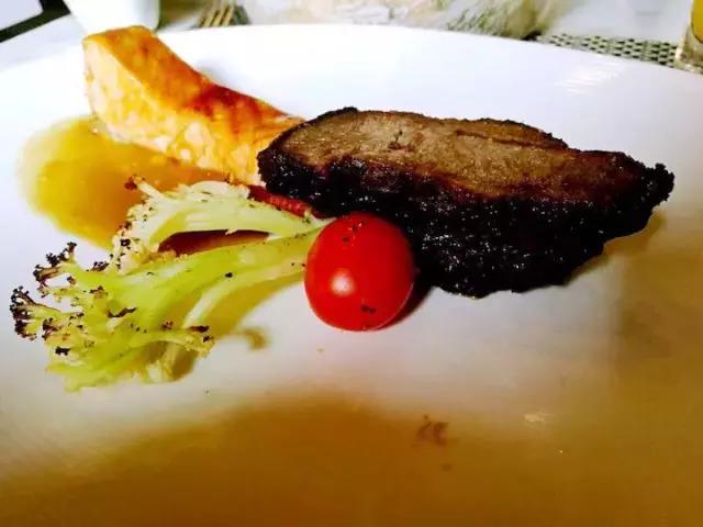 西堤牛排餐前面包怎么吃,西堤厚牛排餐前面包