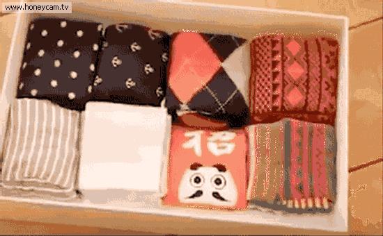 我叠衣服,叠一件衣服用三步完成