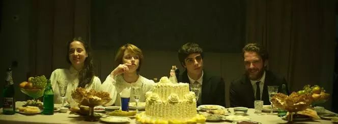 究竟谁是谁的人质！以自由的名义去杀人，这群富二代是否值得同情