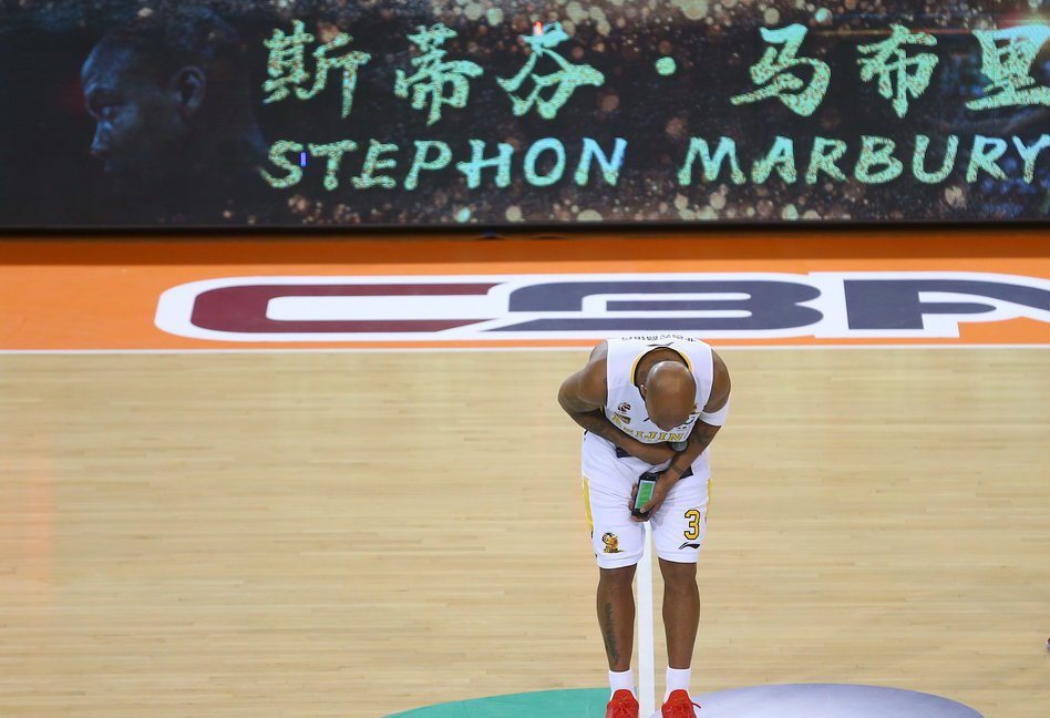 马布里球迷落泪感人瞬间,球迷评价马布里