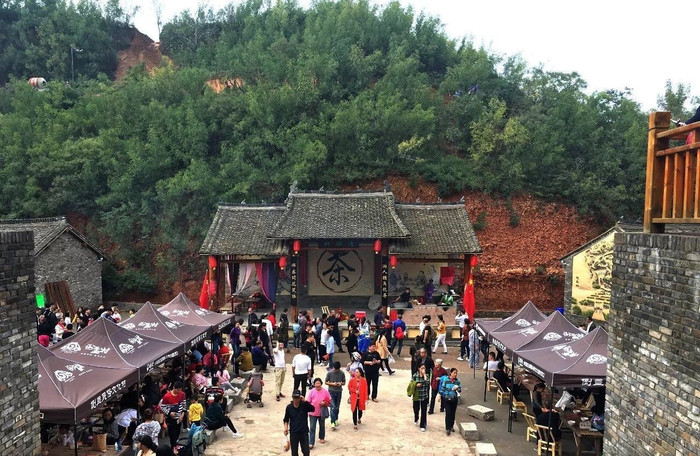 洛阳市第一玻璃桥,洛阳玻璃天桥景区