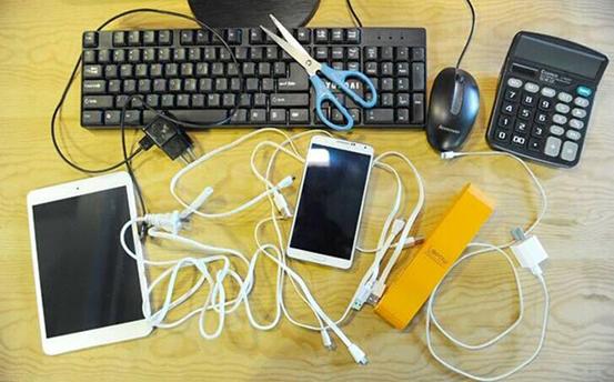 数据线耳机线太多怎么办,这样就再也不用担心耳机线打结啦