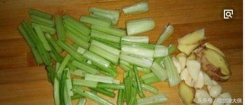 四川老坛酸菜鱼正宗做法视频,酸菜鱼片的正宗做法四川水煮鱼