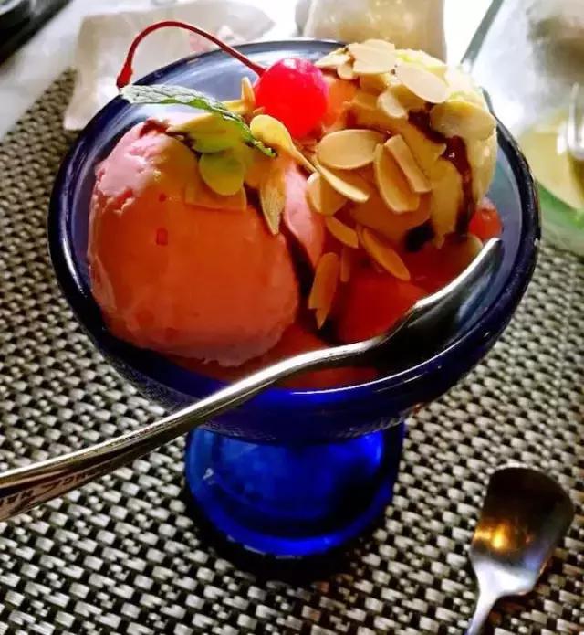 西堤牛排餐前面包怎么吃,西堤厚牛排餐前面包