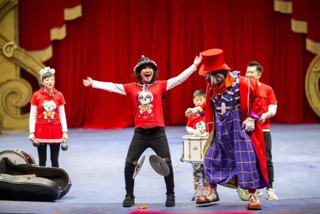 腊月二十四到大年三十，每晚央视少儿频道陪你《过年啦》！