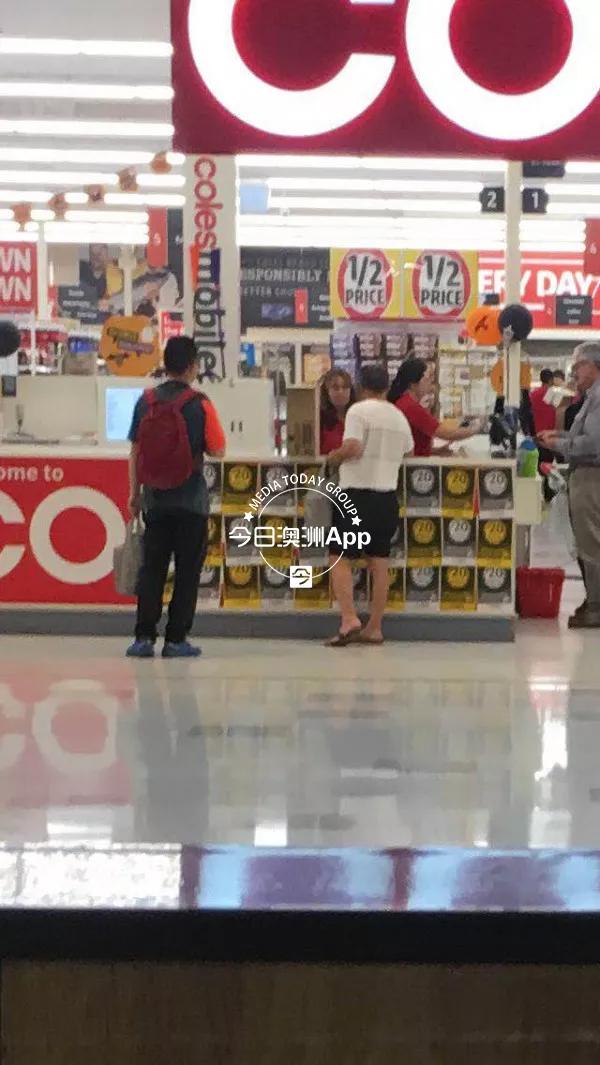 中国妈妈被墨尔本Coles经理骂是猪!强行驱离!只因买两罐奶粉