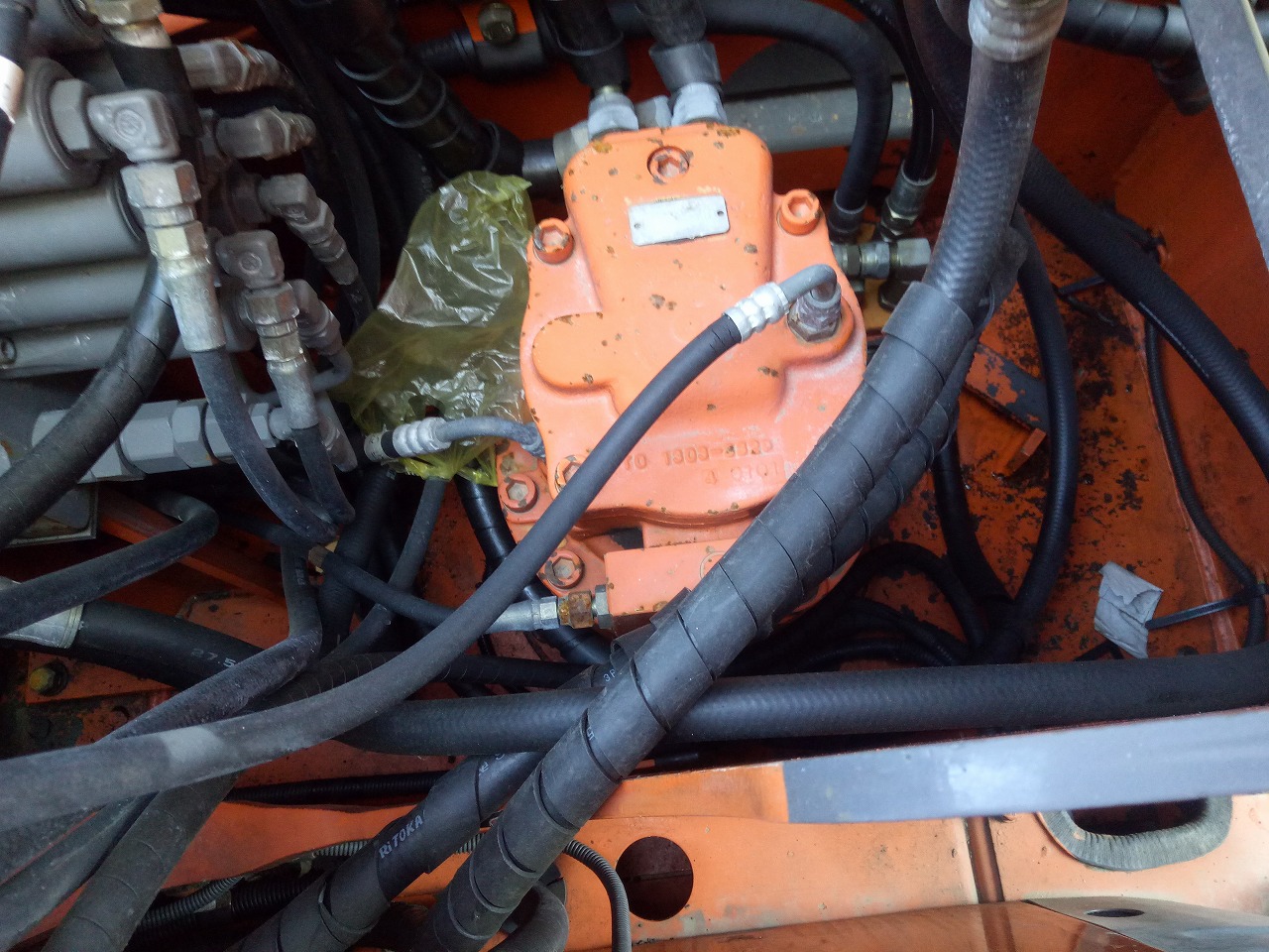 二手日立670挖掘机价格及图片,新款二手日立纯进口挖掘机200型