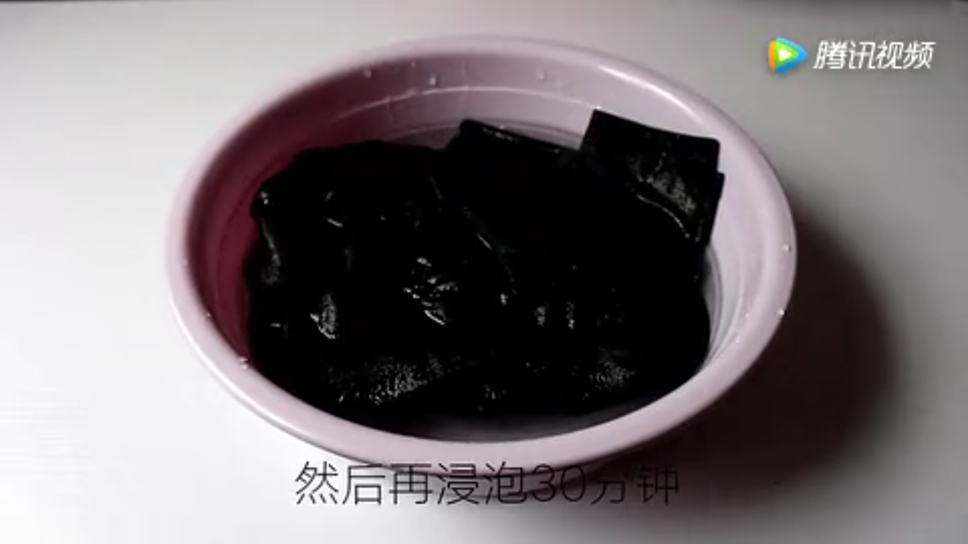 打裤子边时怎样避免长短不均,如何防止羊毛裤起球