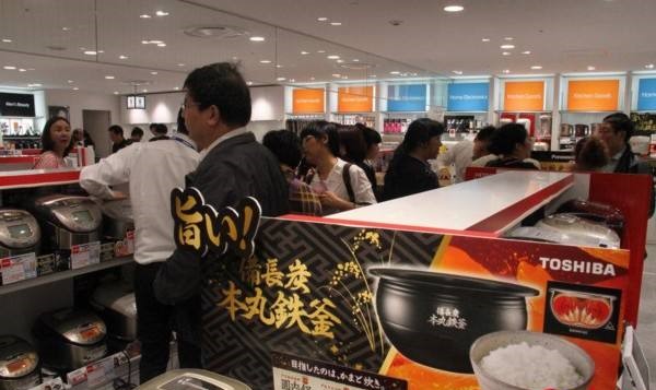 所有人出境游爆火这些事项要注意,出国旅行可以入境免税店购物吗