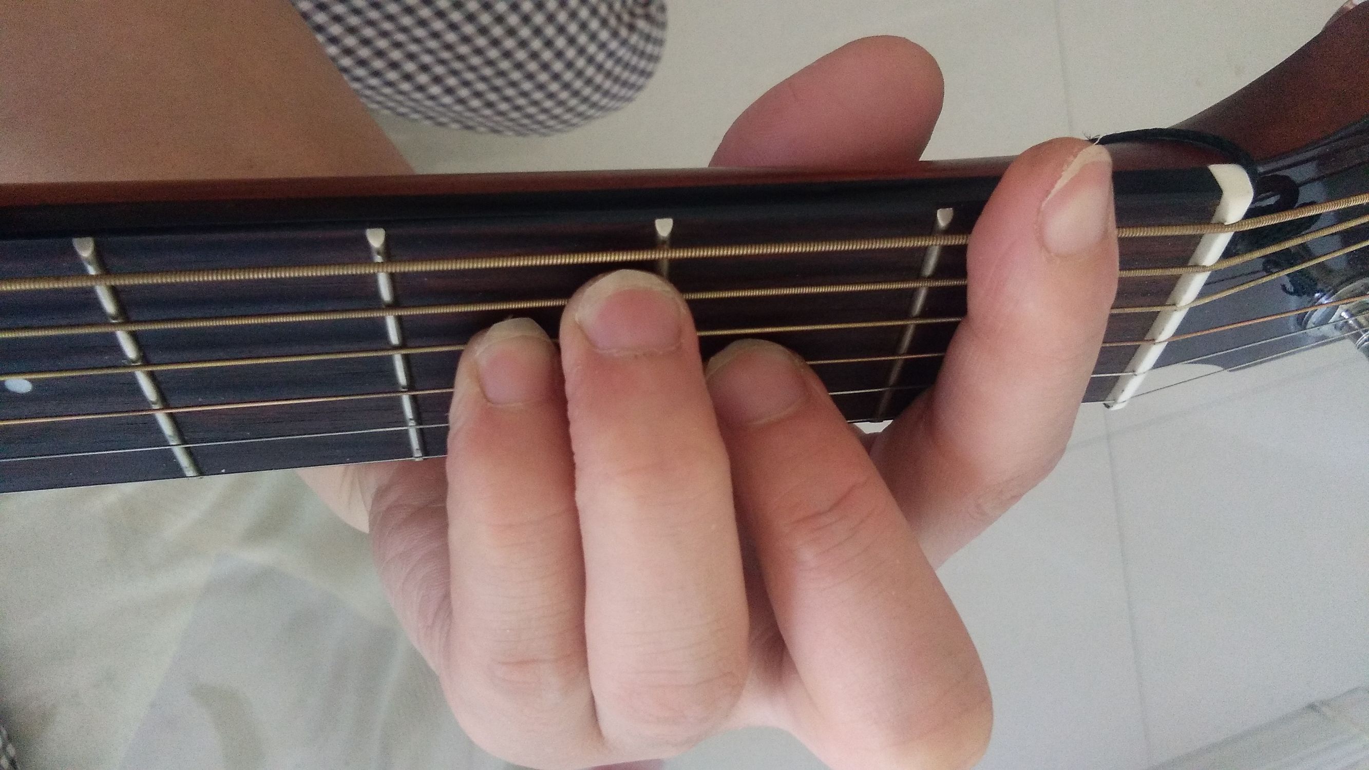 吉他ringringring和弦教学,新手如何正确按吉他和弦