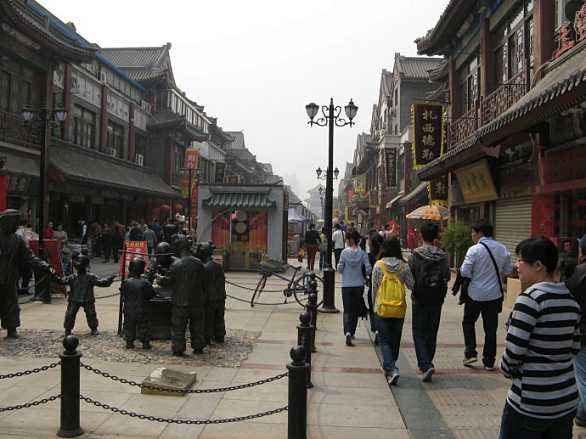 摆地摊卖的古董是真的吗,地摊上买的假古董专家鉴定是真的