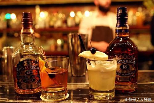鸡尾酒的特点有哪些你了解吗,调制鸡尾酒一般需要什么原料