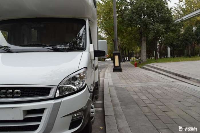 大通b型国产房车最新款,上汽大通maxusv80长轴中顶房车