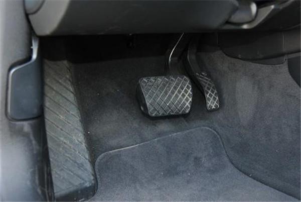 刹车出问题前的征兆赶紧学一下,这4种刹车方式最危险