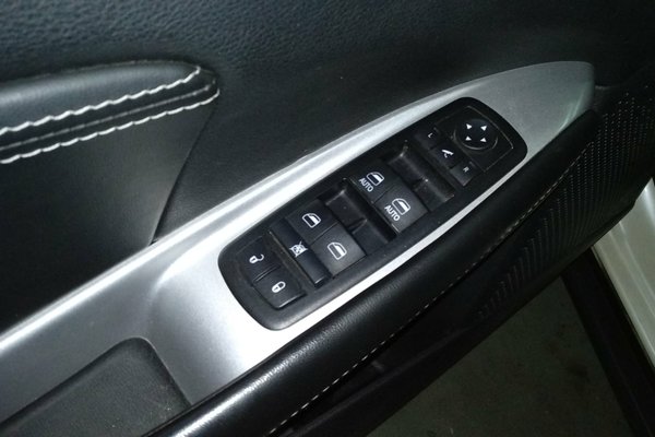 道奇酷威车况,14款道奇酷威霸气外观