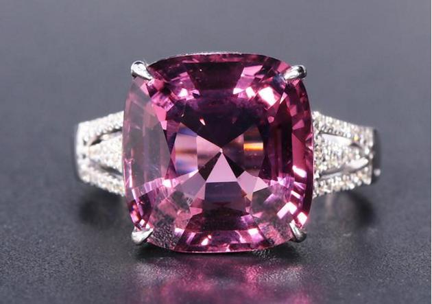 彩钻配什么颜色衣服,七彩钻宝石搭配衣服