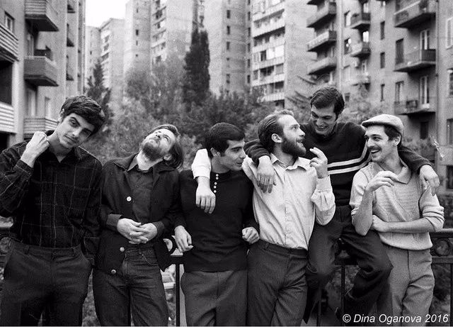 究竟谁是谁的人质！以自由的名义去杀人，这群富二代是否值得同情