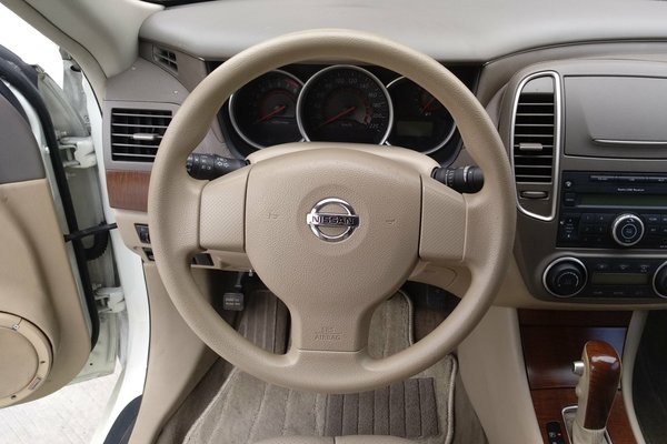 日产轩逸2009款天窗二手车价格,日产轩逸13款1.6自动二手车价格