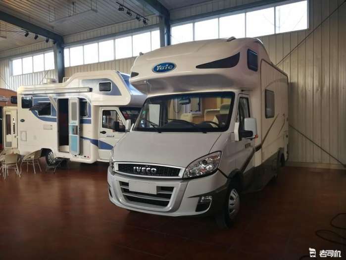 大通b型国产房车最新款,上汽大通maxusv80长轴中顶房车