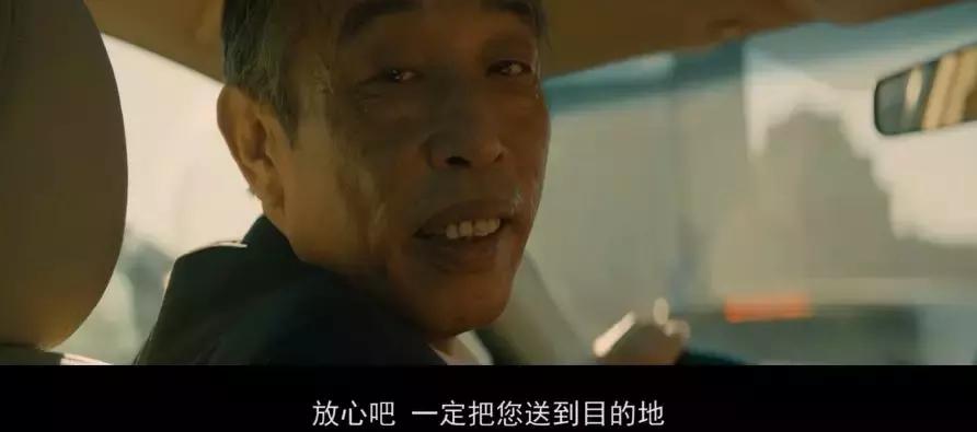 你回家过年,滴滴司机在路上送人回家过年,感动