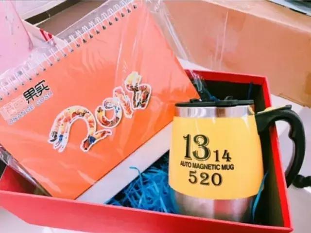 明星送媒体礼物,明星新年礼物送什么