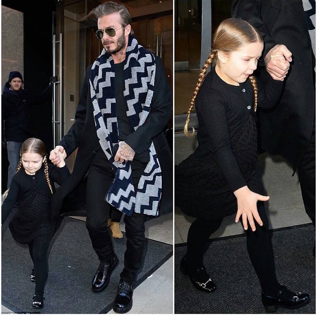 小七和贝克汉姆写毛笔,贝克汉姆小七写书法