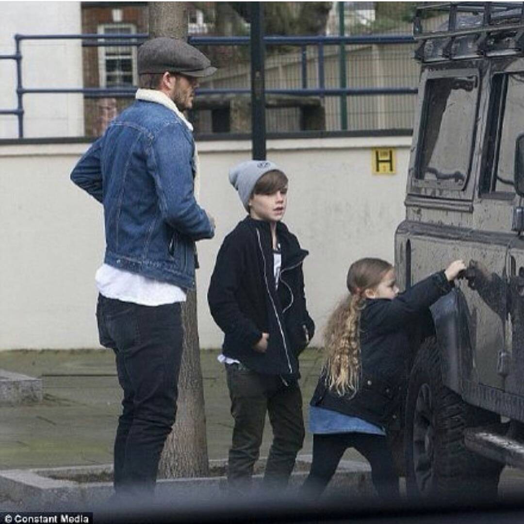 小七和贝克汉姆写毛笔,贝克汉姆小七写书法