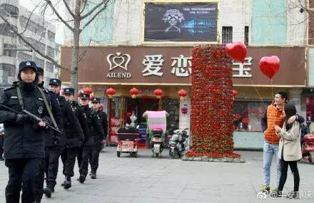 情人节来历的故事简短,情人节的由来和传说故事