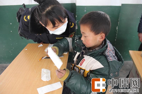 温暖爱心团节前走访困难家庭,走访慰问送温暖爱心助残促脱贫