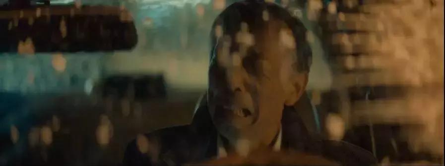 你回家过年,滴滴司机在路上送人回家过年,感动