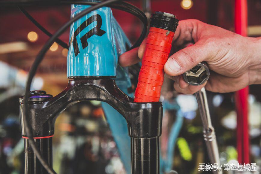 怎样才能让你的前叉变得很顺畅,最基础的前叉怎么打开