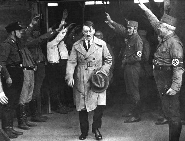 最具正义感的德军元帅,数次密谋刺杀希特勒,失败后被判绞刑