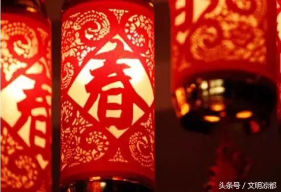 一夜连双岁五更分二年的唯美句子,一夜连双岁五更分二年出自哪首诗