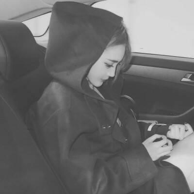 榛戠櫧棰撳簾澶村儚,棰撳簾鐨勫ご鍍忓コ