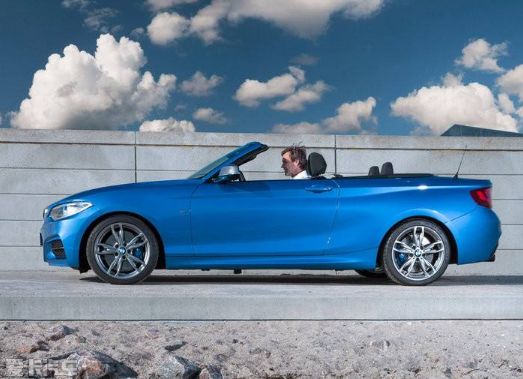 适合踏青的敞篷车,这个季节很适合开敞篷车