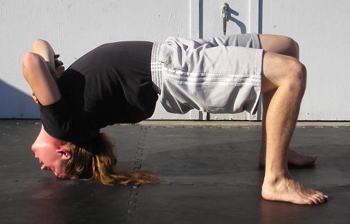 脖子粗大怎么训练,脖子粗壮的训练方法