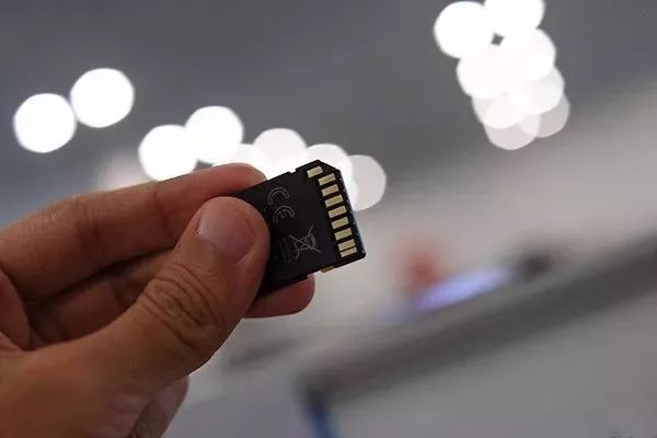 什么原因会造成相机内存卡损坏,相机储存卡坏了有办法修复吗