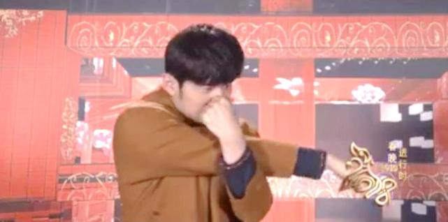 周杰伦喝奶茶屡教不改,周杰伦真的是喝奶茶胖的吗