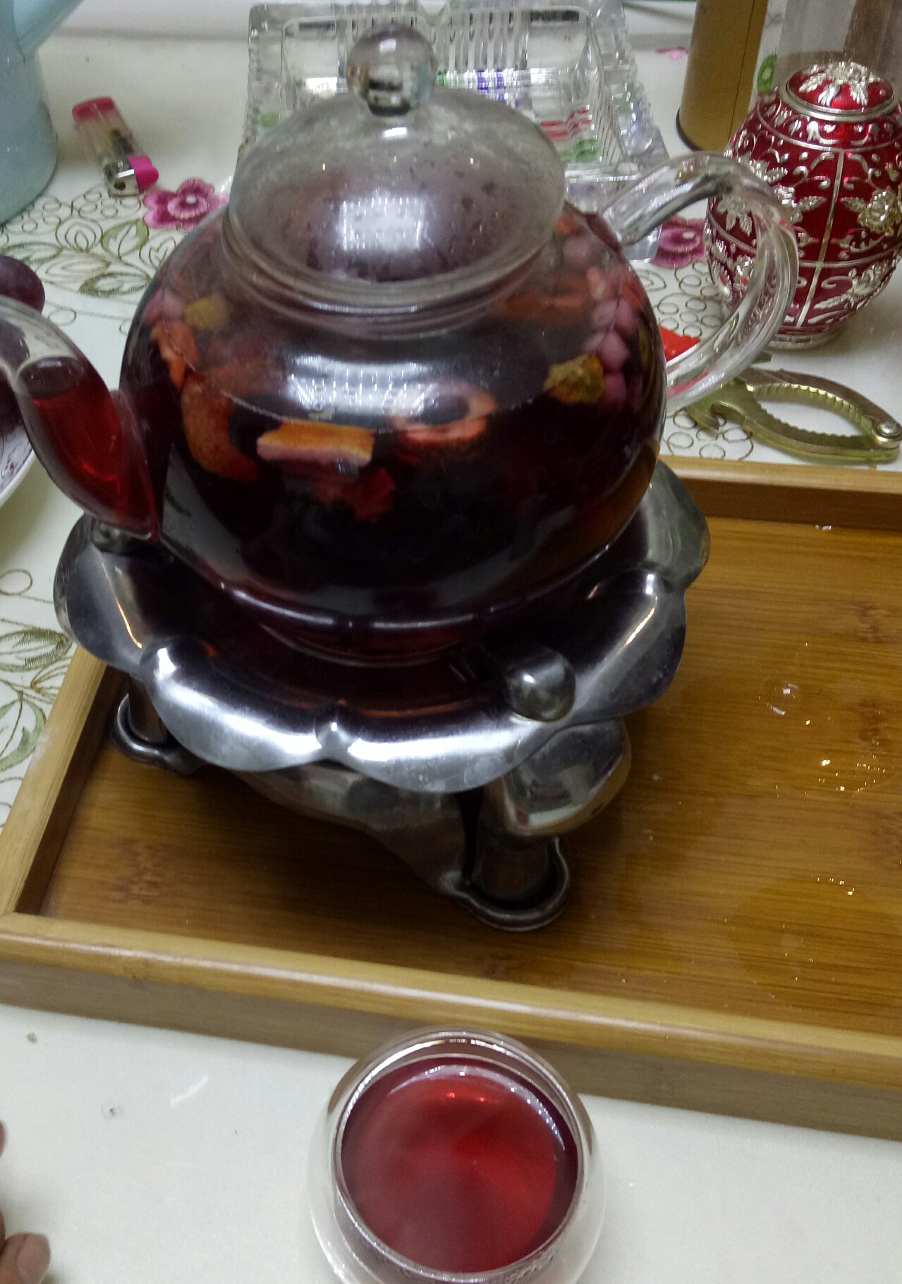 寒冷冬天来杯暖心茶,寒冷冬天里的一杯暖心茶