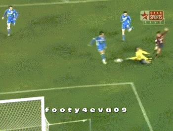 18岁亚冠首秀1传1射斩落上海申花，他另一身份是日本高中射手王