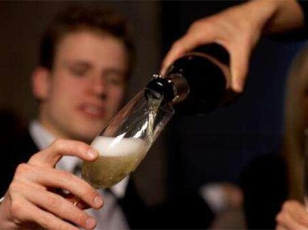 酒后怀孕了孩子会畸形吗,酒后怀孕对胎儿的影响有多大