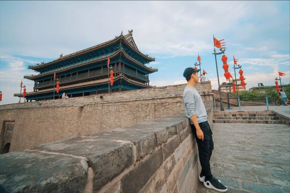 大学四年，我赚到人生第一个十万，去了十个省市，三个国家