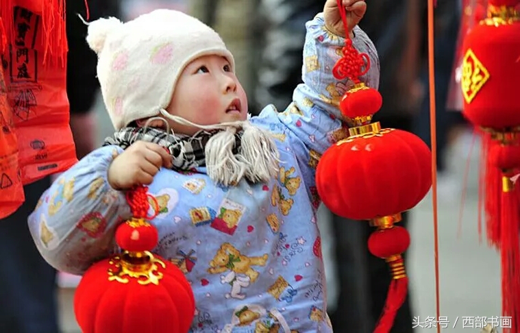 春节贴春联怎么分上下联贴法,贴春联有几种方法区分上下联